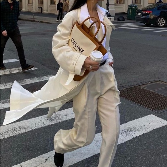 Celine Vertical shopping bag in beige canvas and brown leather - Picture 9 of 13